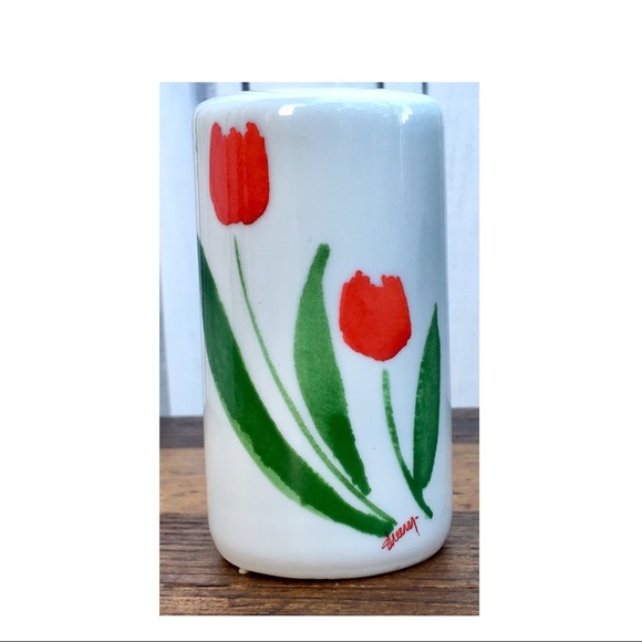 Vintage Tulip Salt and Pepper Shakers - Picture 3 of 8